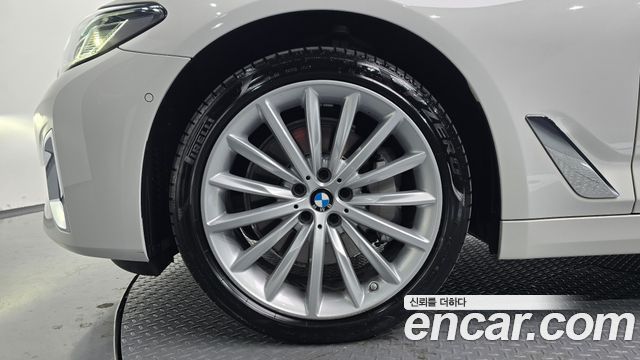 BMW 5 Series G30 530i xDrive Luxury - фото 4