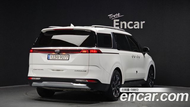 Kia Carnival 4-го поколения 7-Seater Signature - фото 1
