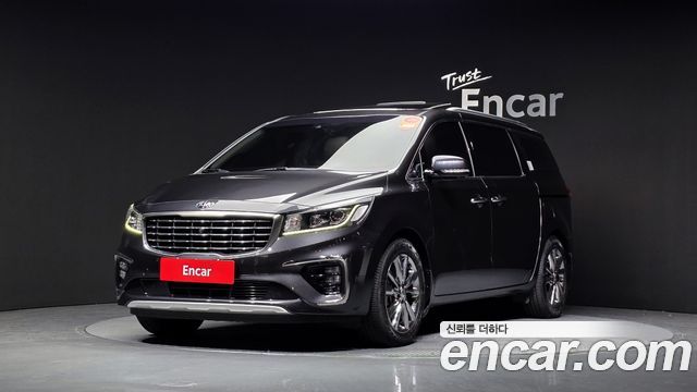 Kia Carnival New 7-Seater Limousine VIP - фото 0
