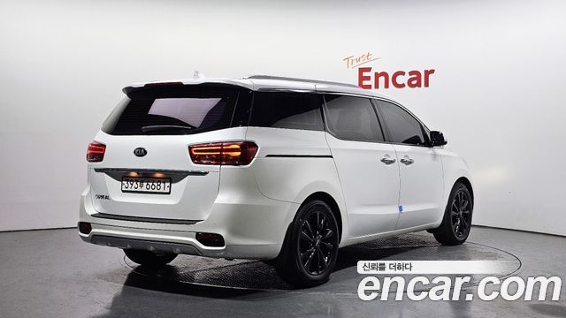 Kia Carnival New 9-Seater Noblesse Special - фото 1