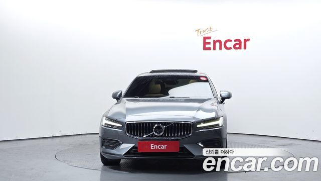 Volvo S60 3-го поколения T5 Inscroption - фото 2