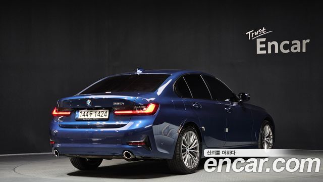 BMW 3 Series G20 320i Luxury - фото 1
