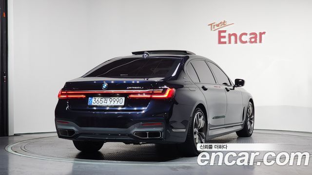 BMW 7 Series G11 M760Li xDrive - фото 1