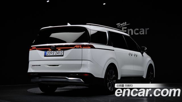 Kia Carnival 4-го поколения 9-Seater Signature - фото 1