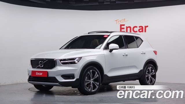 Volvo XC40 T4 Inscription - фото 0
