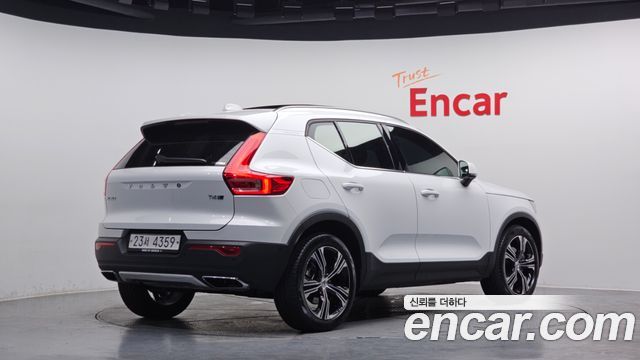 Volvo XC40 T4 Inscription - фото 1