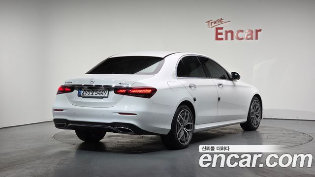 Mercedes-Benz E-Class W213 E220d 4MATIC AMG Line - фото 0