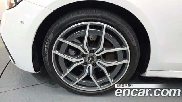 Mercedes-Benz E-Class W213 E220d 4MATIC AMG Line - фото 3