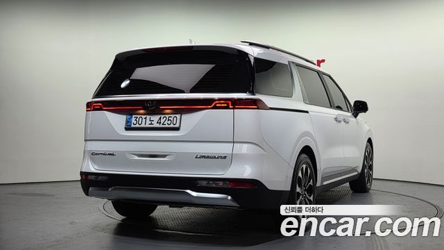 Kia Carnival 4-го поколения 7-Seater Signature - фото 1