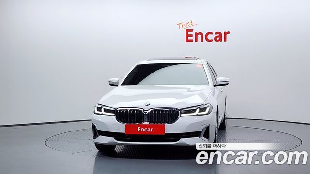 BMW 5 Series G30 530i Luxury - фото 2