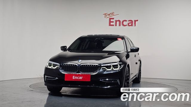 BMW 5 Series G30 530i Luxury Plus - фото 2