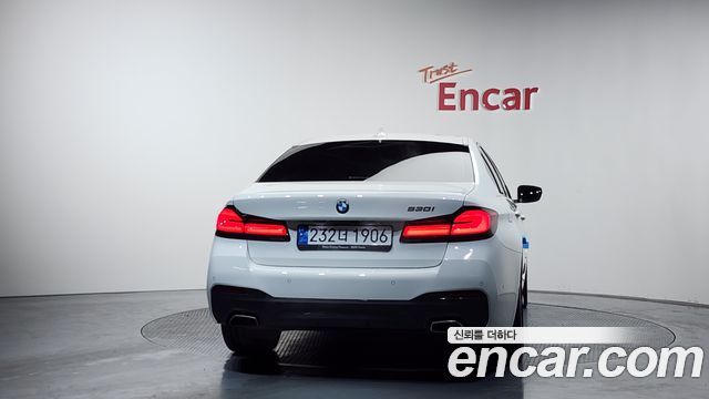 BMW 5 Series G30 530i M Sport Package - фото 3