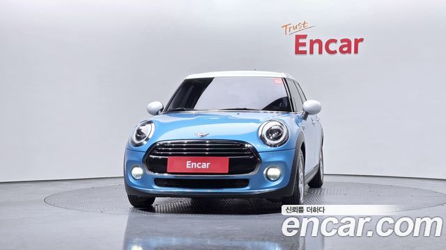 Mini Cooper 5Door Standard 3rd - фото 2