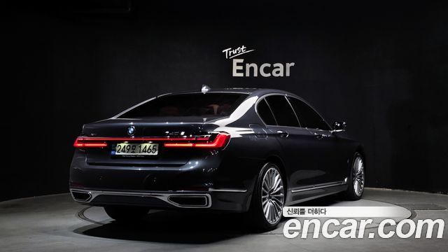 BMW 7 Series G11 730d xDrive Design Pure Excellence - фото 1