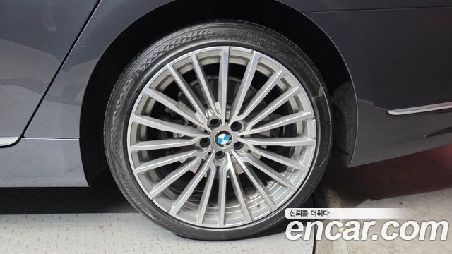 BMW 7 Series G11 730d xDrive Design Pure Excellence - фото 4