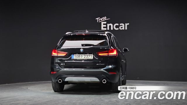 BMW X1 F48 xDrive 20i xLine - фото 3