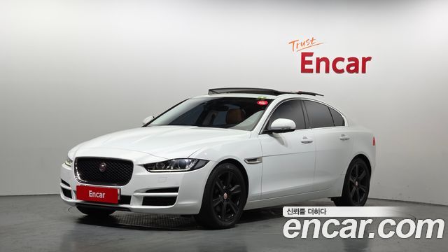 Jaguar XE 20d Portfolio - фото 0
