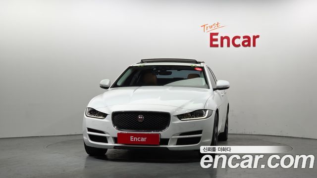Jaguar XE 20d Portfolio - фото 2