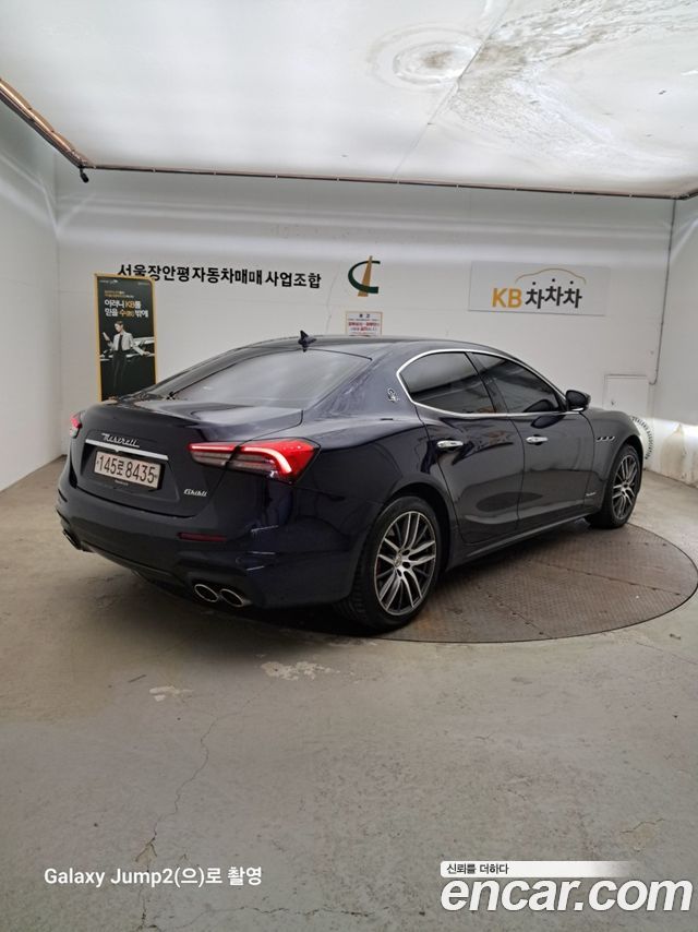 Maserati Ghibli 2.0 Gransport 3rd - фото 1