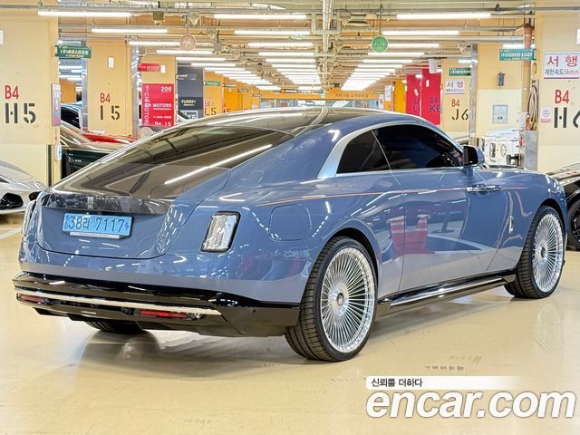 Rolls-Royce Spectre Coupe - фото 1