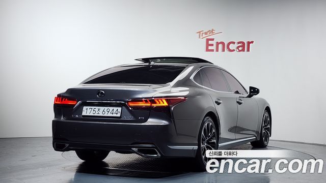 Lexus LS 500 3.5 Luxury AWD - фото 0