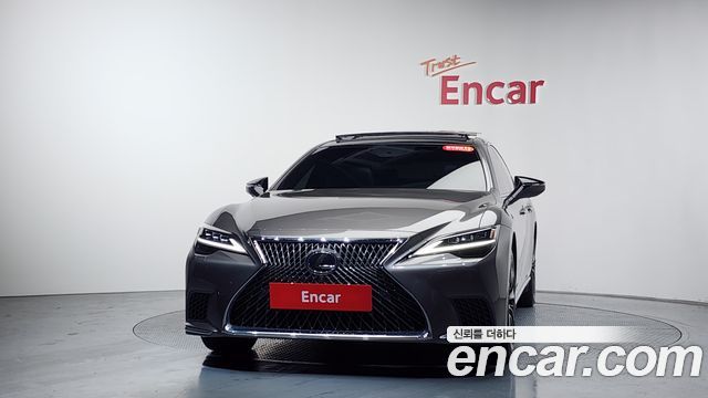 Lexus LS 500 3.5 Luxury AWD - фото 1