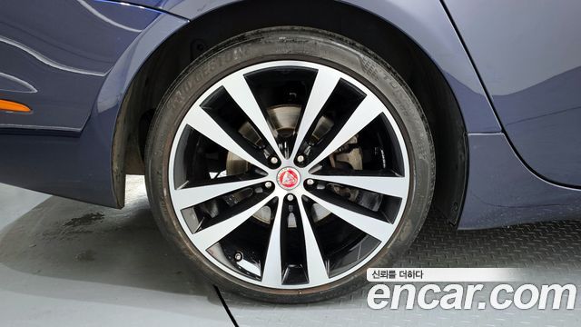 Jaguar XJ 3.0D XJ50 LWB X351 - фото 4