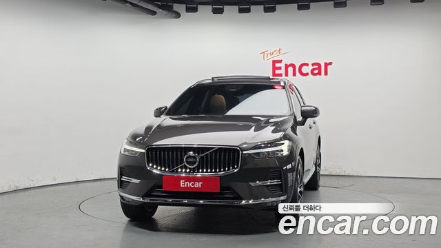 Volvo XC60 2-го поколения B6 Ultimate Bright - фото 2
