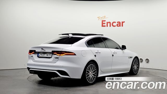 Jaguar XE D180 R-Dynamic S - фото 1