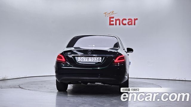 Mercedes-Benz C-Class W205 C200 - фото 3