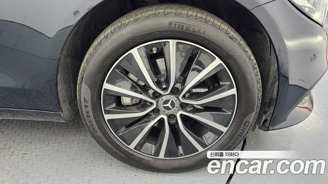 Mercedes-Benz C-Class W205 C200 - фото 4