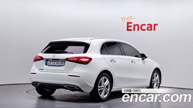 Mercedes-Benz A-Class W177 A220 Hatchback - фото 1