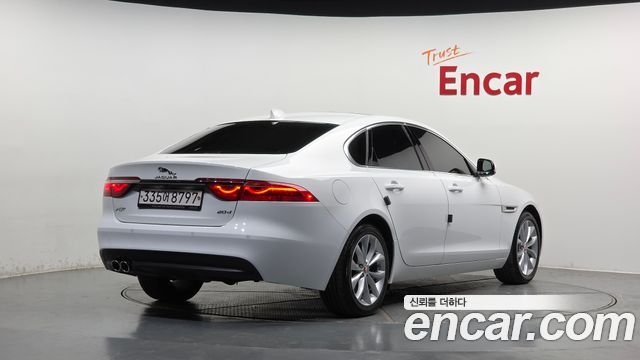 Jaguar XF X260 20d Portfolio - фото 1