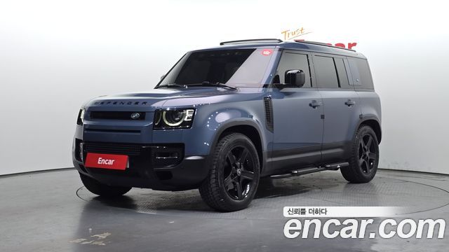Land Rover Defender L663 110 D250 SE - фото 0