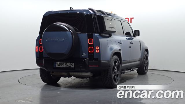 Land Rover Defender L663 110 D250 SE - фото 1