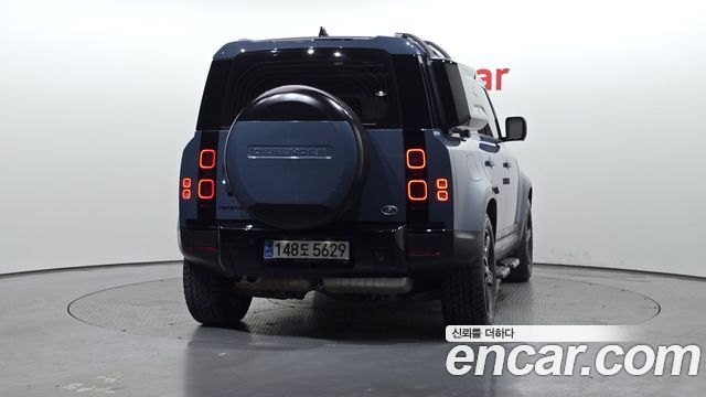 Land Rover Defender L663 110 D250 SE - фото 3