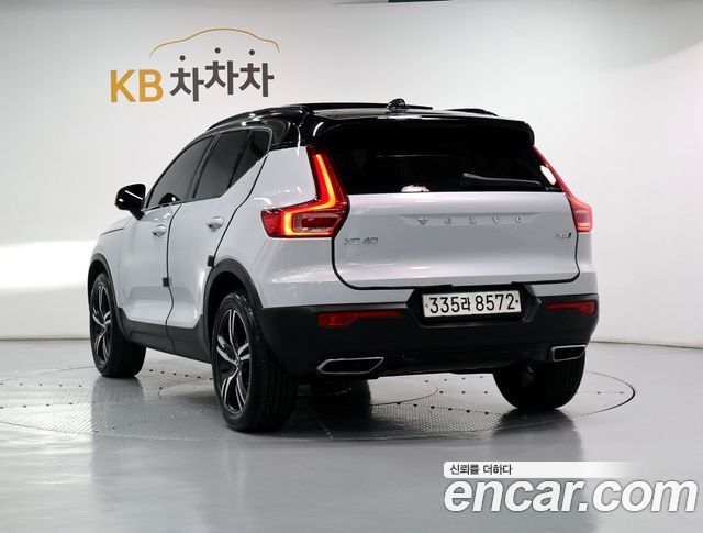 Volvo XC40 T4 R-Design - фото 3