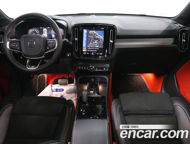 Volvo XC40 T4 R-Design - фото 4