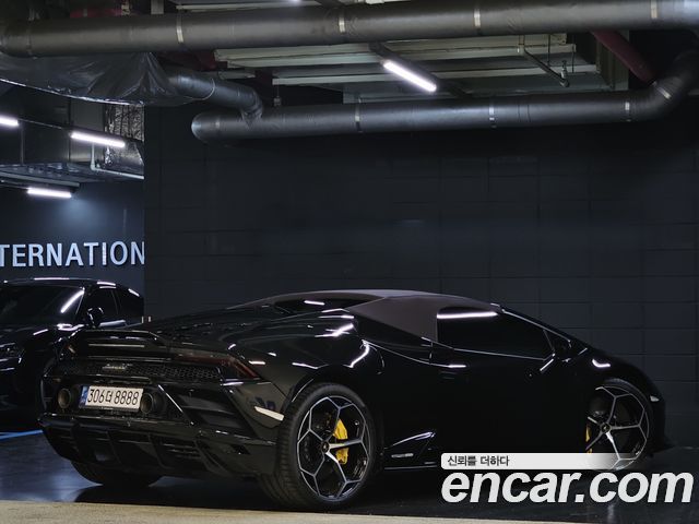 Lamborghini Huracan LP640-4 EVO Spyder - фото 4
