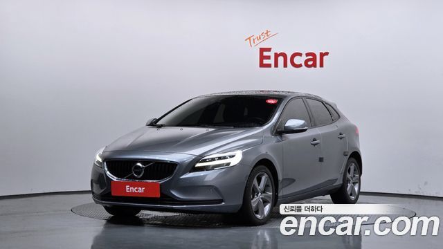 Volvo V40 D3 2nd - фото 0