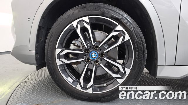BMW iX1 U11 xDrive 30 M Sport - фото 4