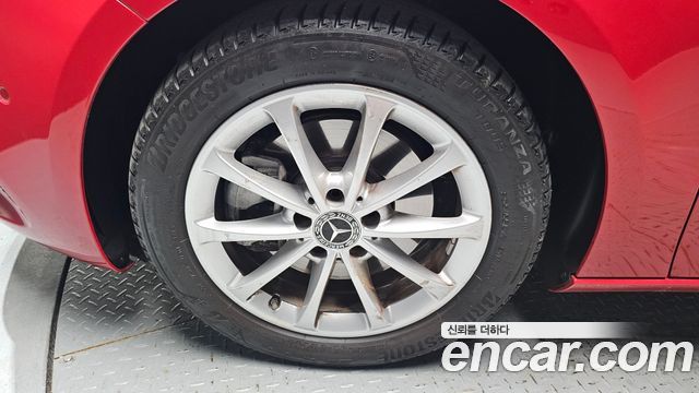 Mercedes-Benz A-Class W177 A220 Hatchback - фото 4