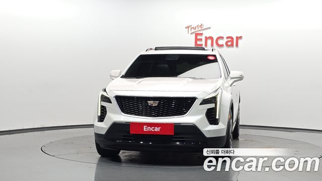 Cadillac XT4 2.0 Sport AWD - фото 2