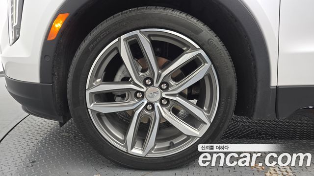 Cadillac XT4 2.0 Sport AWD - фото 4