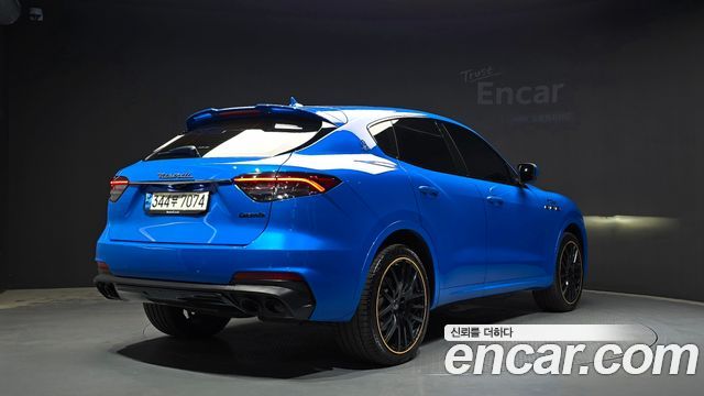 Maserati Levante 3.0 S AWD F Tributo - фото 1