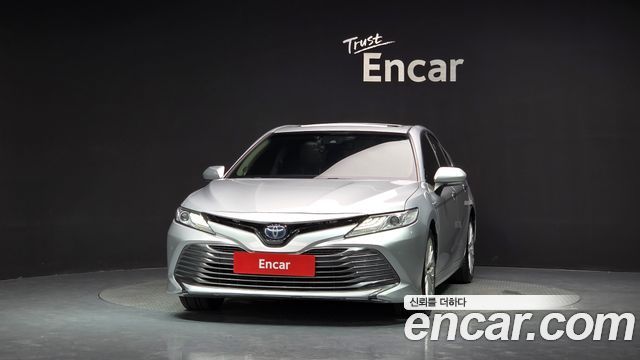 Toyota Camry XV70 2.5 XLE Hybrid - фото 2
