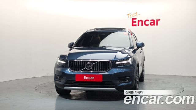 Volvo XC40 B4 Inscription - фото 2