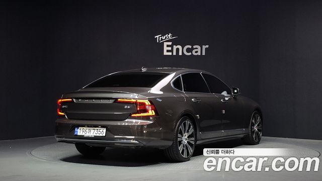 Volvo S90 B6 AWD Ultimate Bright - фото 1