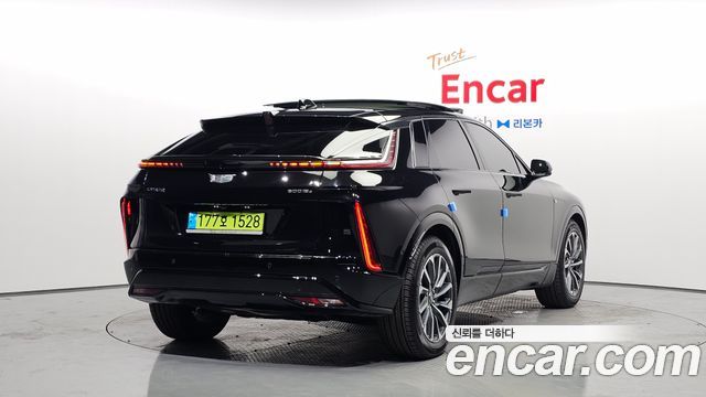Cadillac Lyriq Sport - фото 1