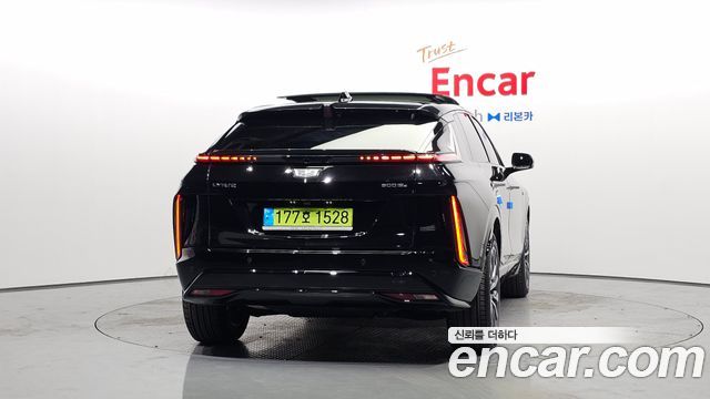 Cadillac Lyriq Sport - фото 3